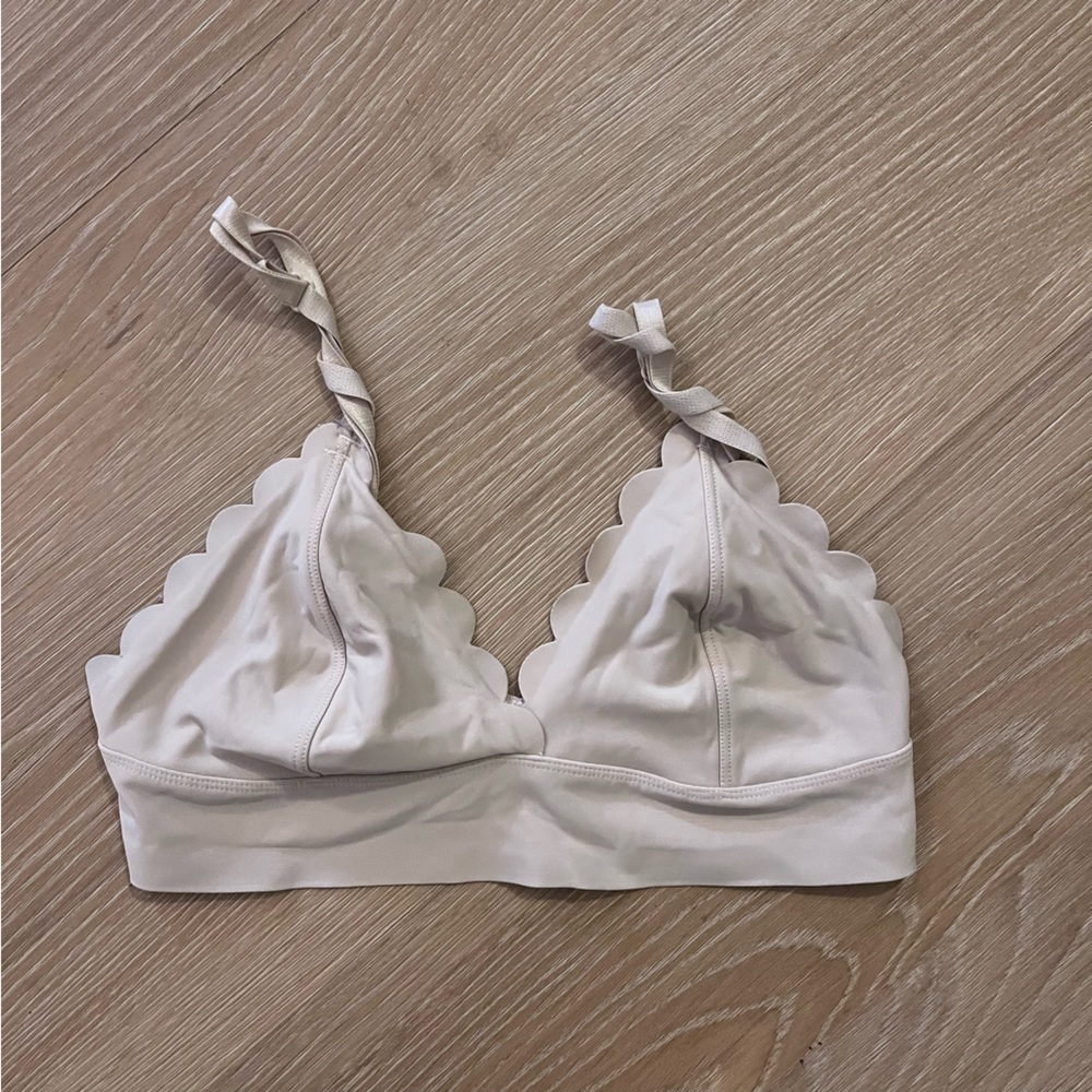 Nude scalloped bralette